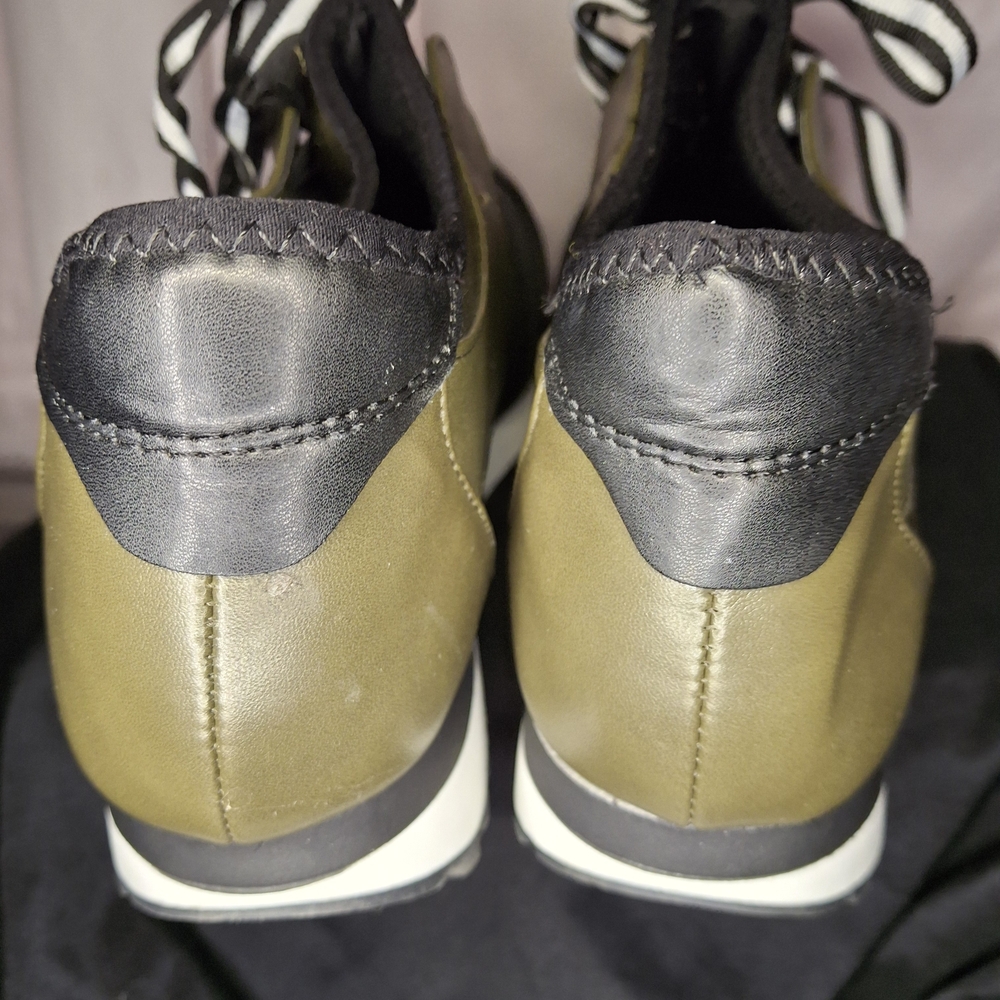 Steve Madden Women Black and Olive Sneakers - Picture 3 of 3